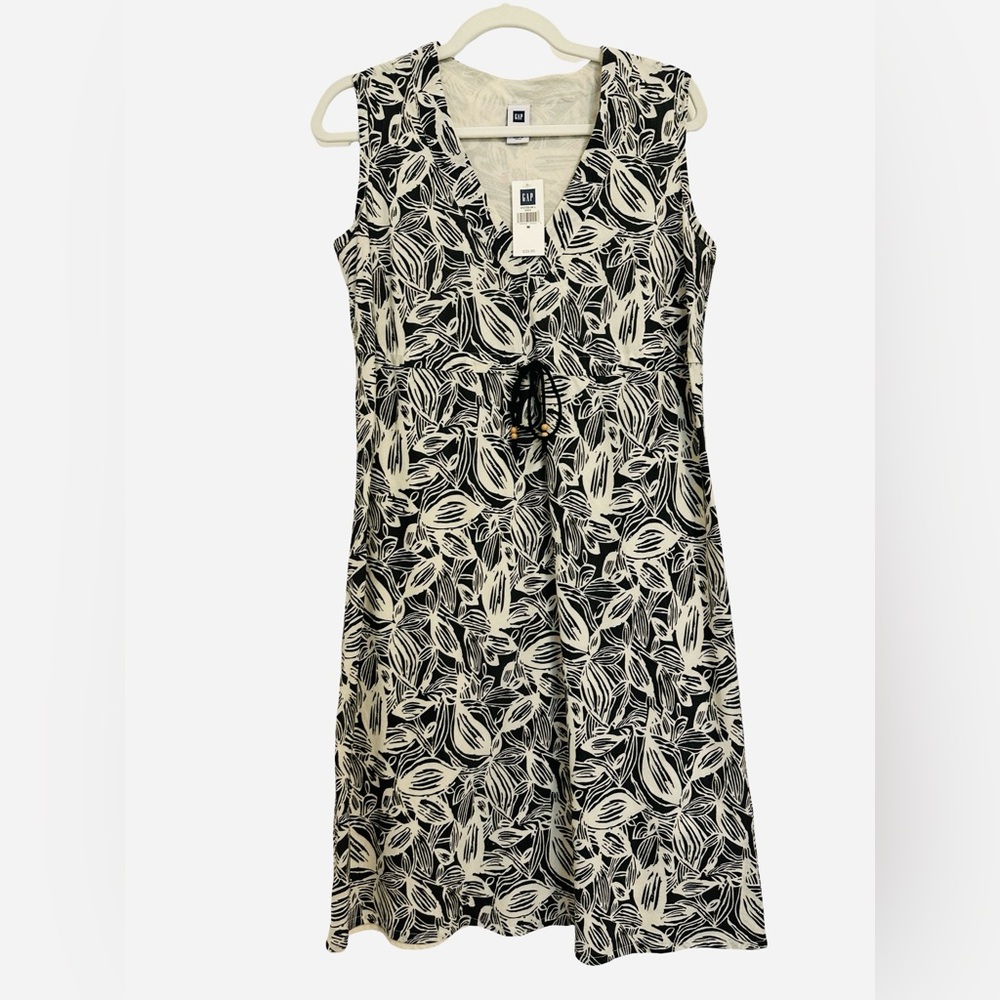 GAP Factory Black and White Leaf Print Dress